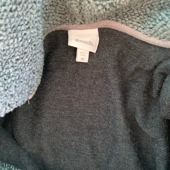 BENCH WOMANS MEDIUM GREY ULTRA SOFT COWL NECK HOODED PULLOVER. Like new. - Picture 3 of 6